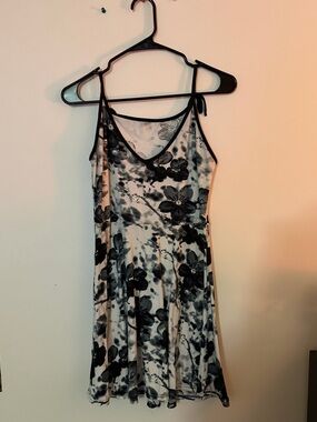 Source Unknown Black and White Floral Slip Dress